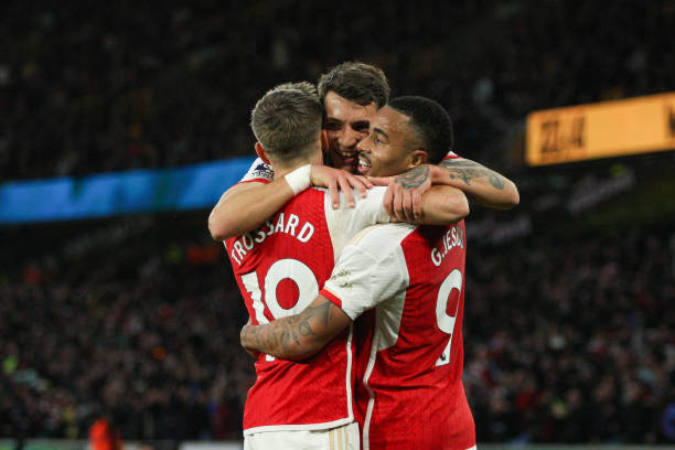 強隊之間直 強隊之間直